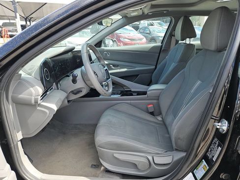 Used 2025 Hyundai Elantra SEL FWD image 11