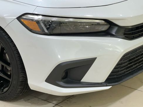 Used 2023 Honda Civic Sport image 2