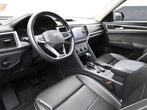 Used 2021 Volkswagen Atlas SE image 19