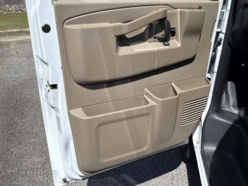 New 2026 Chevrolet Express 2500 w/ Driver Convenience Package RWD image 10