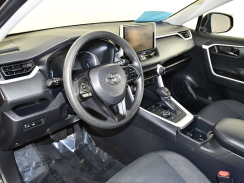 Used 2025 Toyota RAV4 LE AWD/4WD image 37