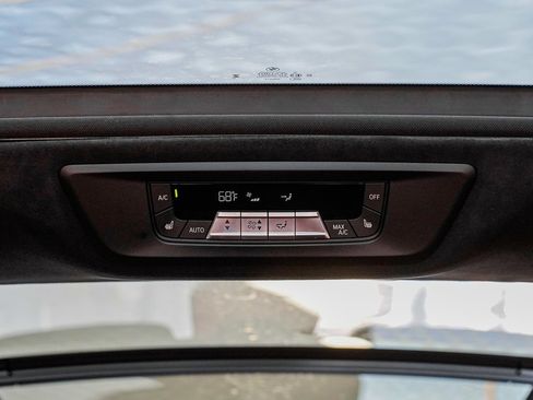 Used 2025 BMW X7 M60i image 26