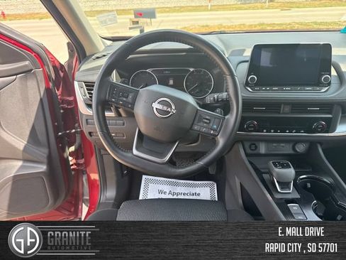 Used 2025 Nissan Rogue SV AWD/4WD image 13