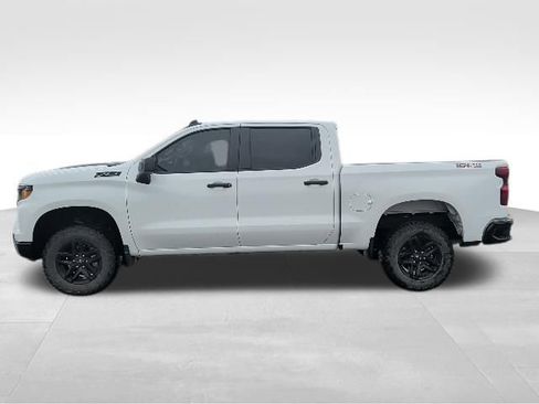 Used 2025 Chevrolet Silverado 1500 Custom Trail Boss w/ LPO, Dark Essentials Package AWD/4WD image 6