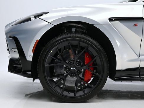 Used 2026 Aston Martin DBX S image 27