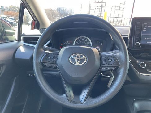 Used 2022 Toyota Corolla LE image 16