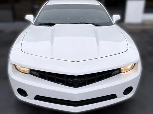 Used 2010 Chevrolet Camaro LS RWD image 9