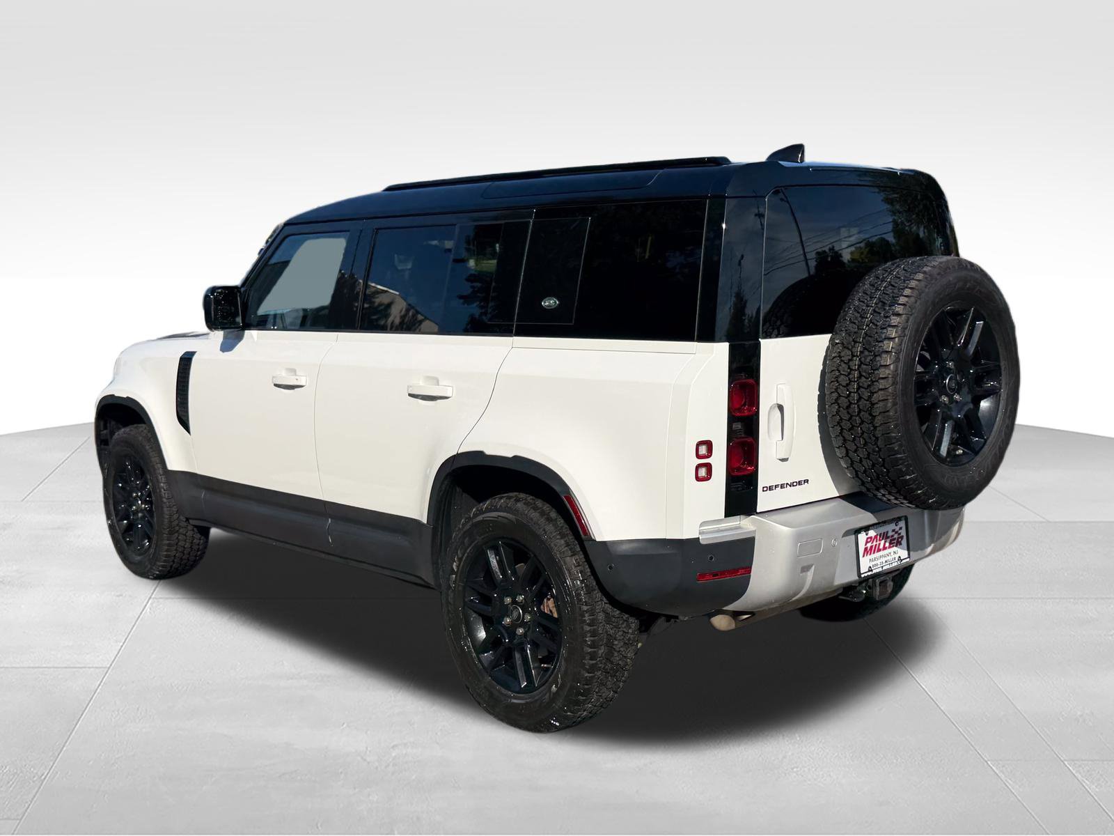 Used 2024 Land Rover Defender 110 S AWD/4WD image 5