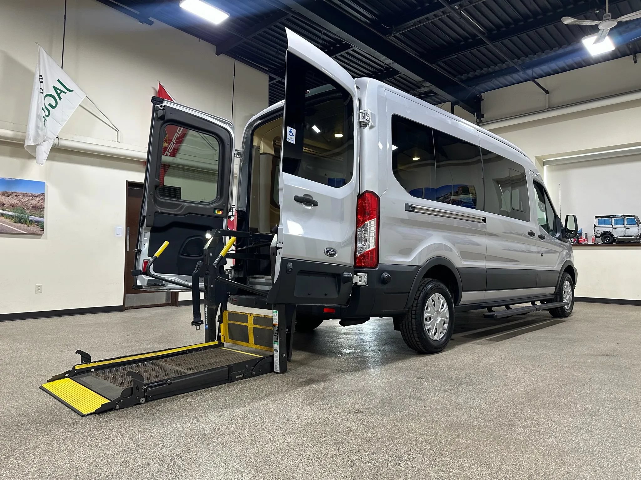 Used 2015 Ford Transit 250 148 Medium Roof RWD image 52