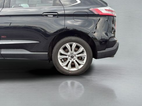 Certified 2024 Ford Edge Titanium AWD/4WD image 31