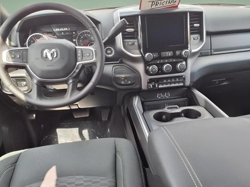 New 2025 RAM 2500 Big Horn AWD/4WD image 9