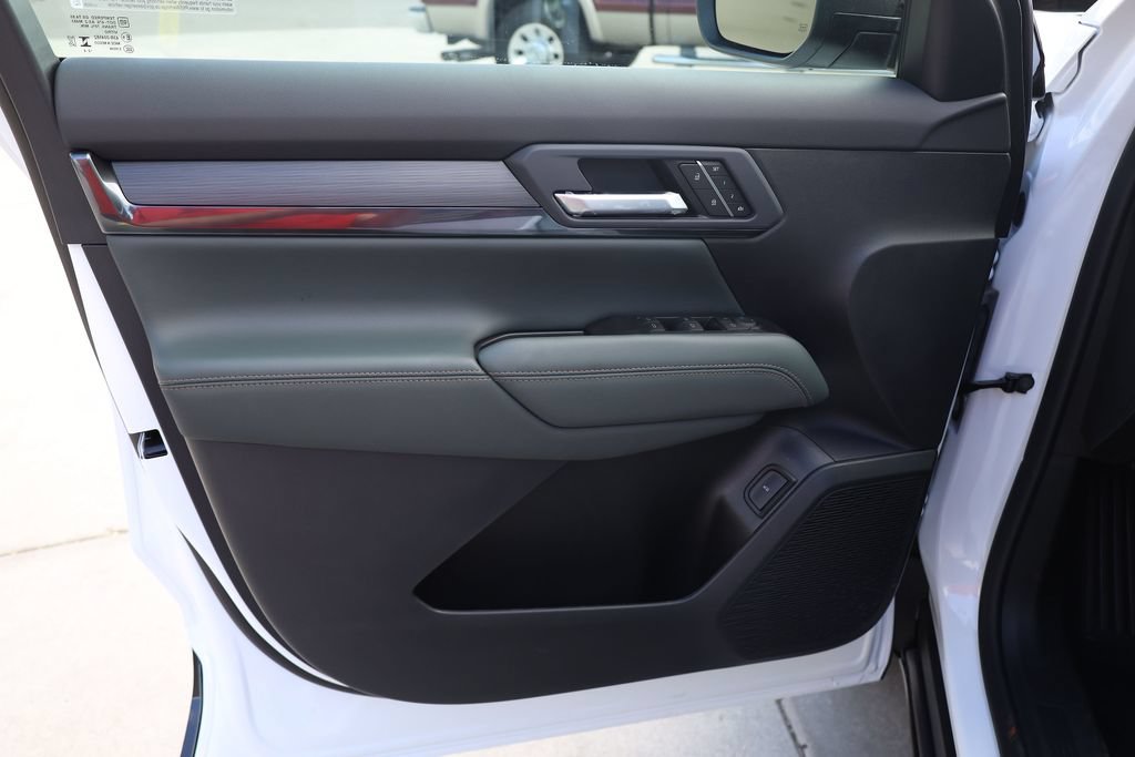 New 2027 GMC Terrain AT4 w/ Convenience Package III AWD/4WD image 10