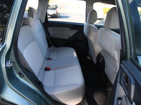 Used 2017 Subaru Forester 2.5i w/ Alloy Wheel Package image 19