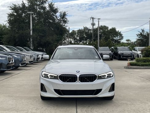 Used 2024 BMW 330i Sedan w/ Convenience Package RWD image 2