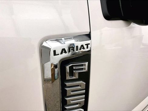 Used 2019 Ford F250 Lariat w/ Lariat Ultimate Package AWD/4WD image 14