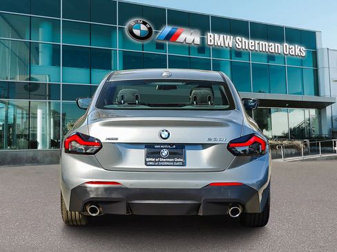 Used 2025 BMW 230i xDrive Coupe w/ Premium Package image 5