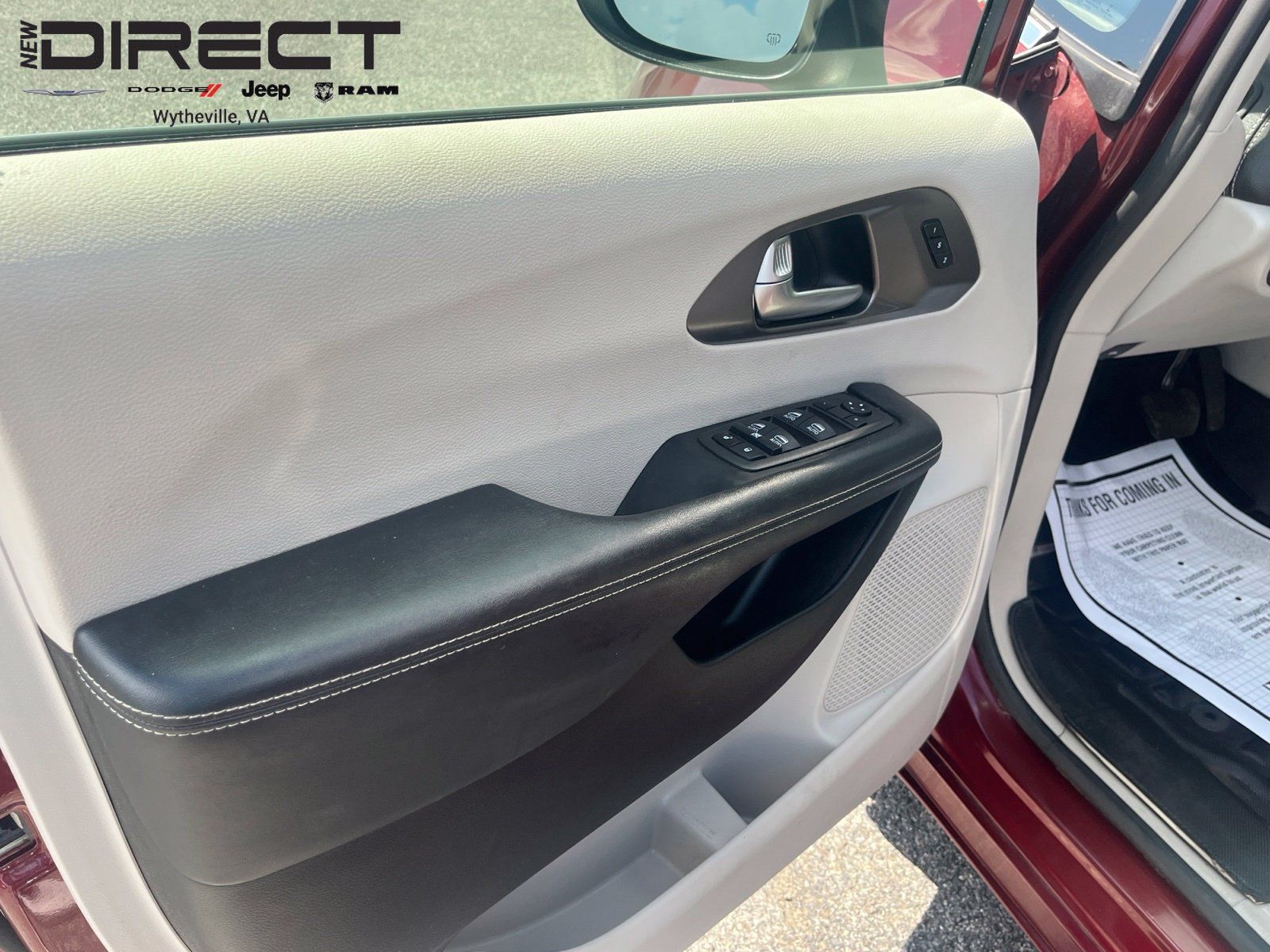 Used 2023 Chrysler Pacifica Touring-L w/ Uconnect Theater Family Group AWD/4WD image 13