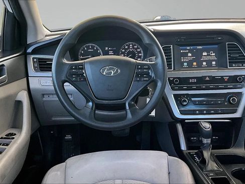 Used 2017 Hyundai Sonata SE FWD image 8