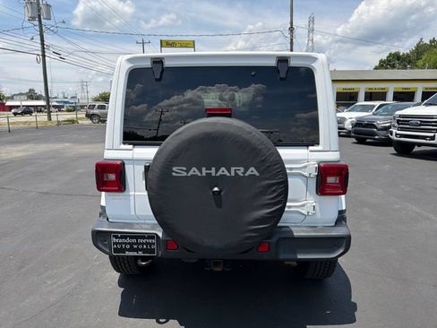 Used 2021 Jeep Wrangler Unlimited Sahara AWD/4WD image 7