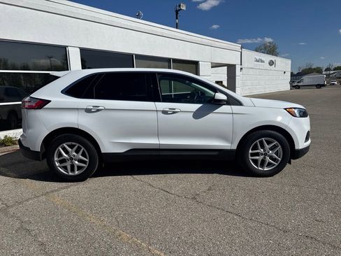 Used 2024 Ford Edge SEL w/ Convenience Package AWD/4WD image 2