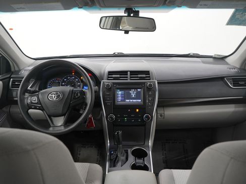 Used 2015 Toyota Camry LE image 14