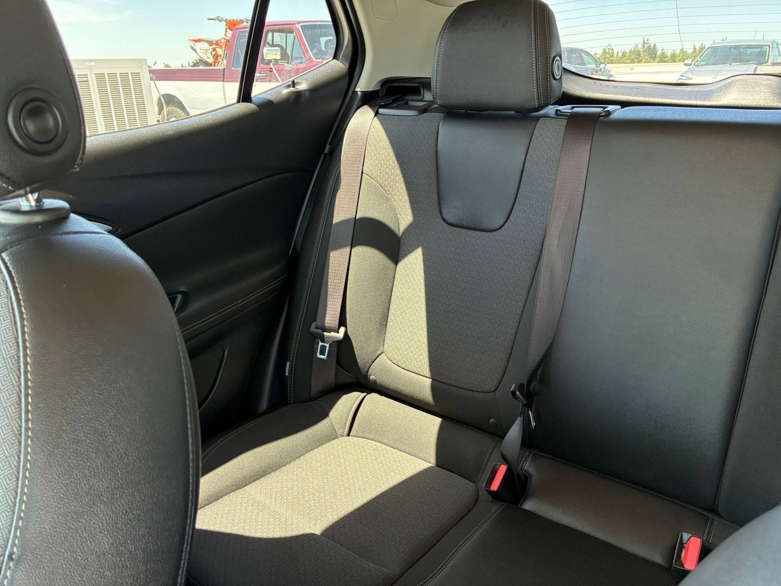 Used 2025 Buick Encore GX Preferred AWD/4WD image 37