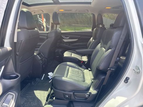 Used 2022 Subaru Ascent Limited w/ Technology Package image 18