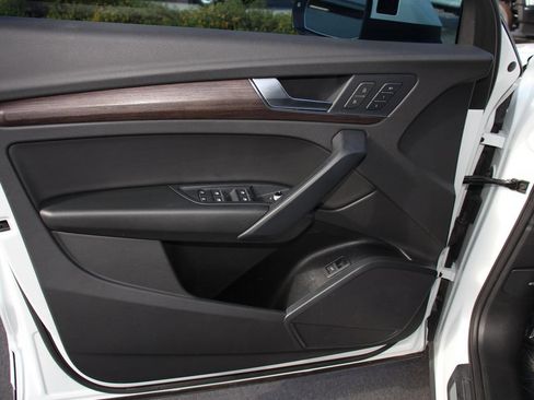 Used 2023 Audi Q5 2.0T Premium w/ Convenience Package AWD/4WD image 22