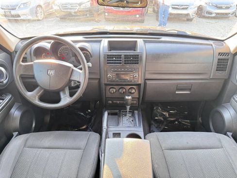 Used 2011 Dodge Nitro Heat RWD image 2