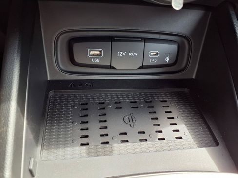 Used 2026 Hyundai Venue SEL FWD image 7