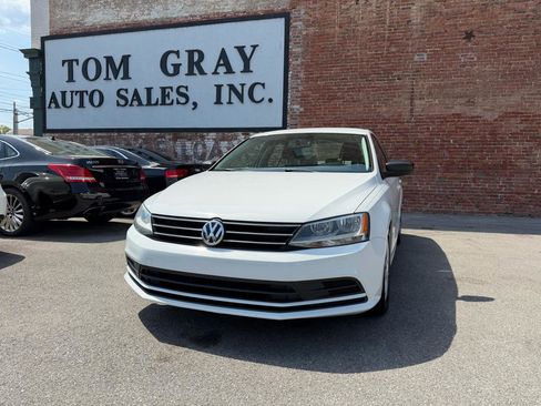 Used 2015 Volkswagen Jetta SE image 1