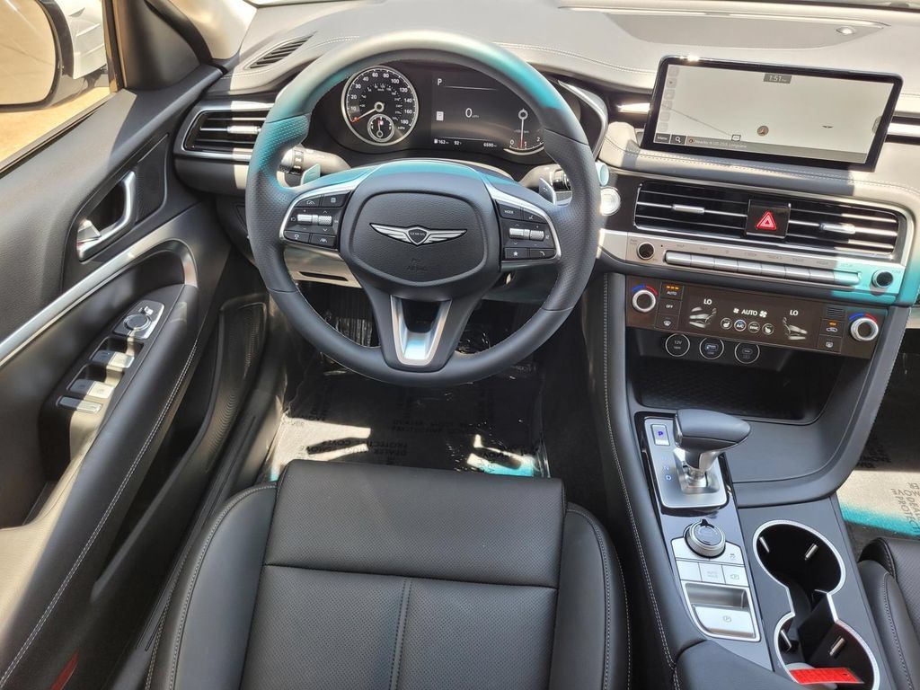 Used 2025 Genesis G70 2.5T RWD image 15