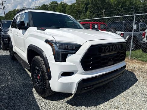Used 2025 Toyota Sequoia TRD Pro AWD/4WD image 2