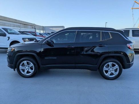 Used 2023 Jeep Compass Latitude w/ Sun and Sound Group AWD/4WD image 6