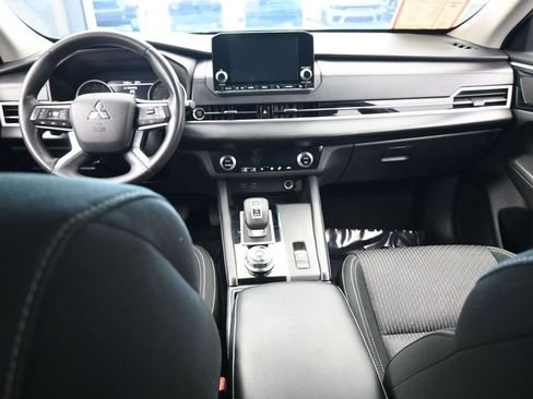 Used 2022 Mitsubishi Outlander ES image 38