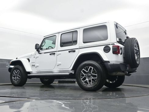 Used 2024 Jeep Wrangler Unlimited Sahara w/ Technology Group AWD/4WD image 51