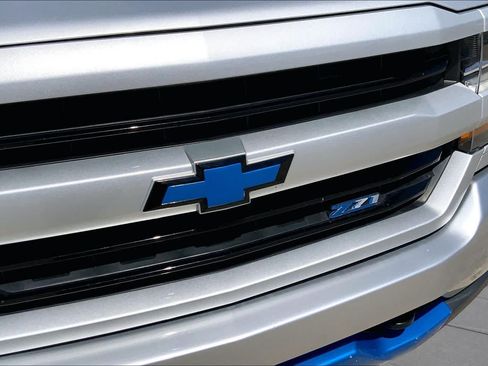 Used 2018 Chevrolet Silverado 1500 LT w/ Texas Edition AWD/4WD image 30