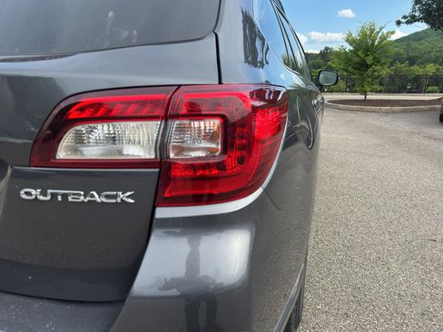 Used 2019 Subaru Outback 2.5i Limited AWD/4WD image 7