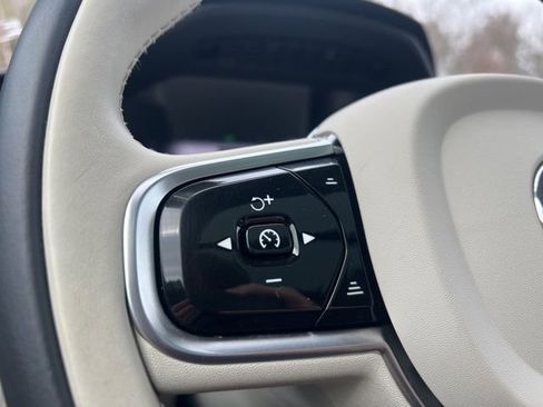 Certified 2023 Volvo XC90 B6 Plus w/ Protection Package image 33