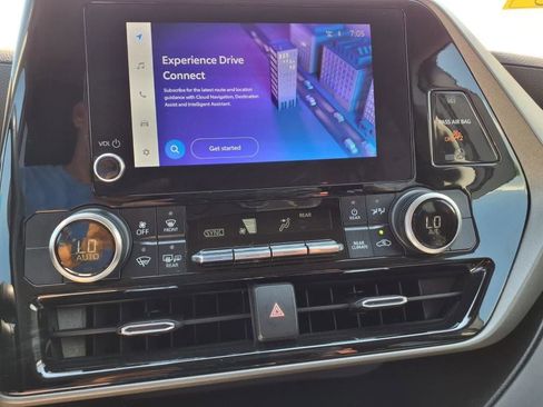 Used 2023 Toyota Highlander LE image 20