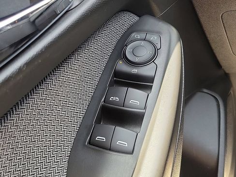 Used 2025 Chevrolet TrailBlazer LT FWD image 12