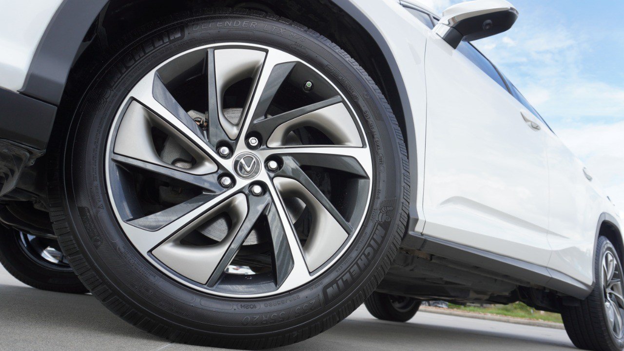 Used 2019 Lexus RX 350L Luxury w/ Accessory Package AWD/4WD image 11