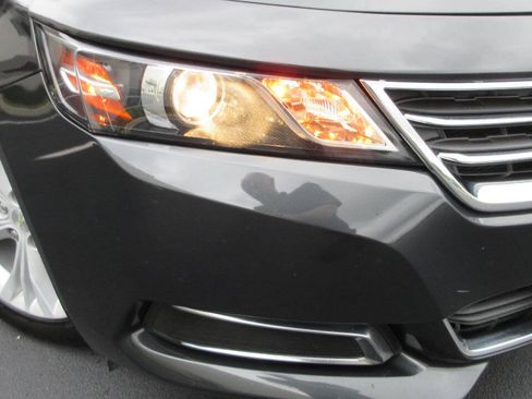Used 2015 Chevrolet Impala LT FWD image 39