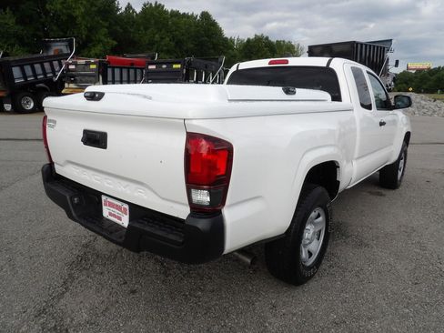 Used 2020 Toyota Tacoma SR image 7