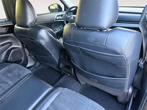 Used 2022 Mitsubishi Outlander SE image 28