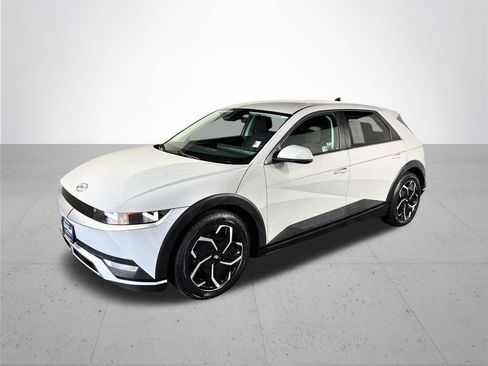 Used 2024 Hyundai Ioniq 5 SEL RWD image 2