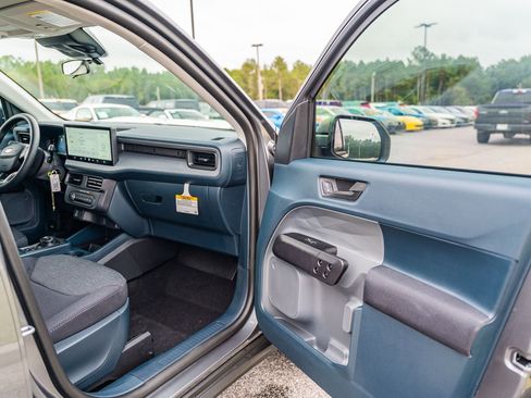 New 2025 Ford Maverick XL image 8