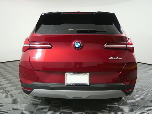 Used 2025 BMW X3 xDrive30i w/ Premium Package AWD/4WD image 4
