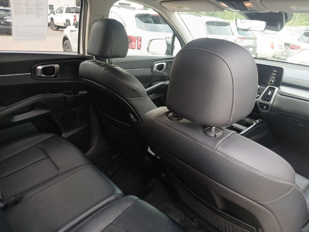 Certified 2021 Kia Sorento S AWD/4WD image 16