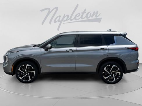 Used 2024 Mitsubishi Outlander SE FWD image 2